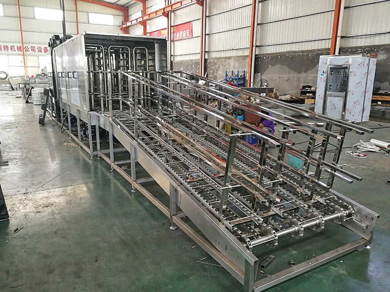 立式多通道托盤清洗風(fēng)干機(jī)（自動(dòng)出  入料裝置）