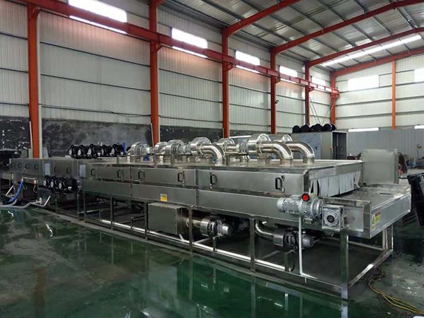 臥式汽車配件模具盒清洗烘干機(jī)
